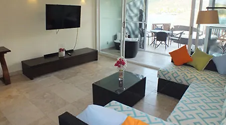 Bella Villa At Jolly Harbour